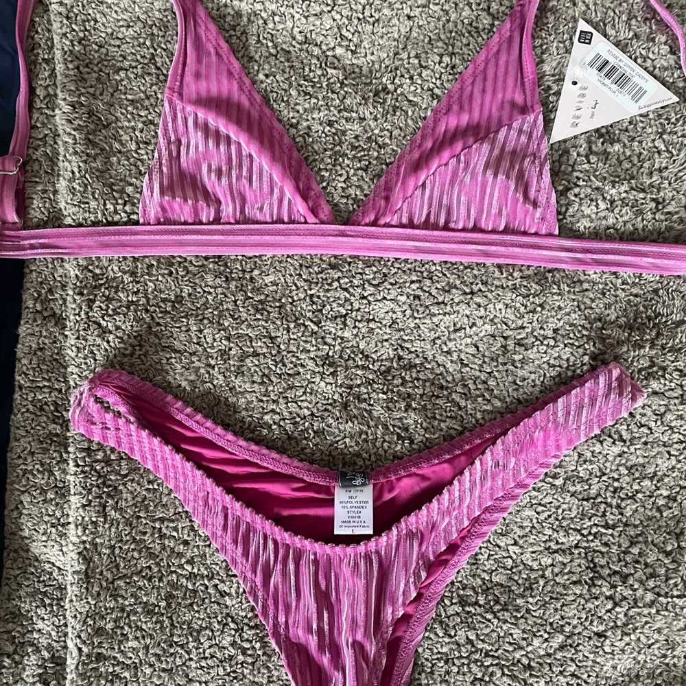 Dippin’ Daisy’s bikini!